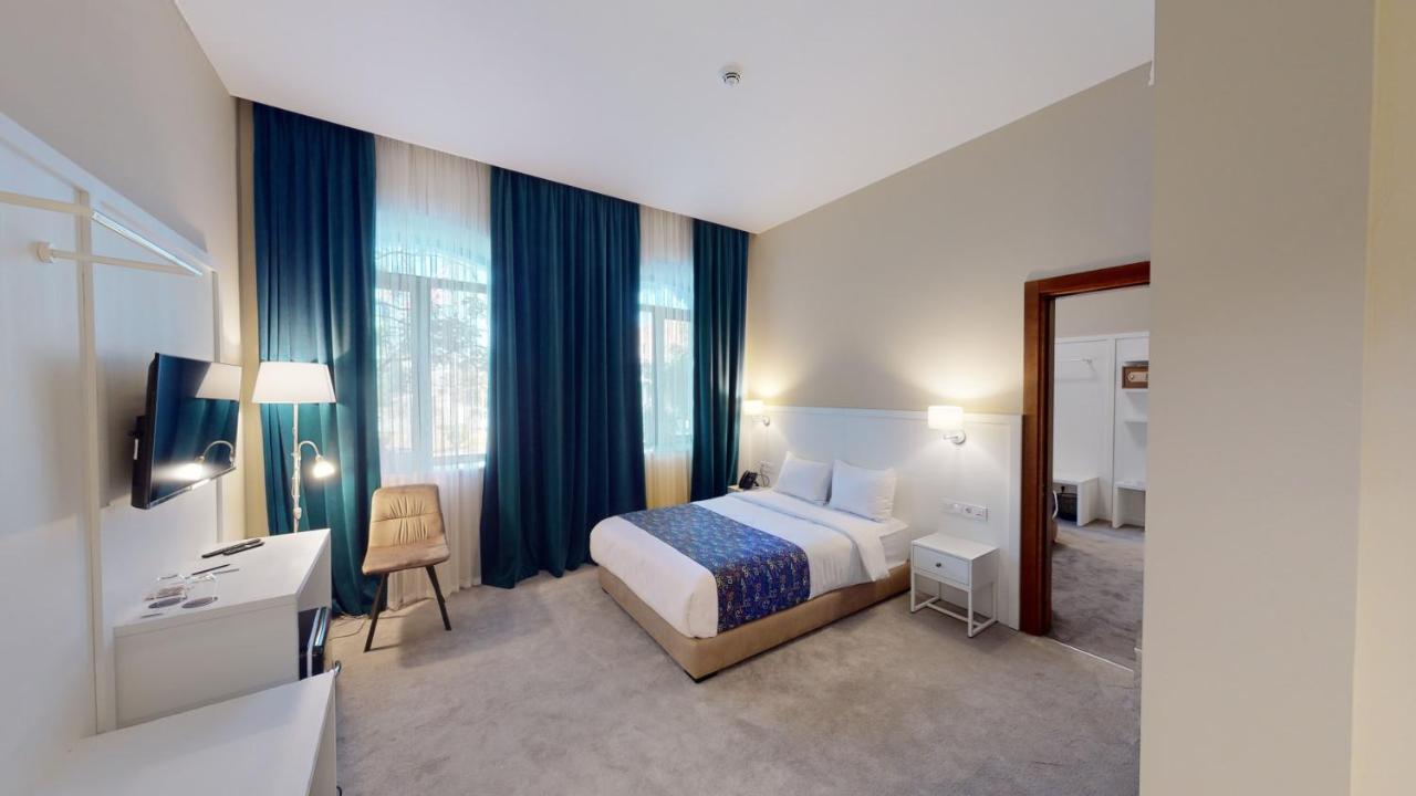 Epigraph Design Kosher Hotel Tbilisi Ngoại thất bức ảnh